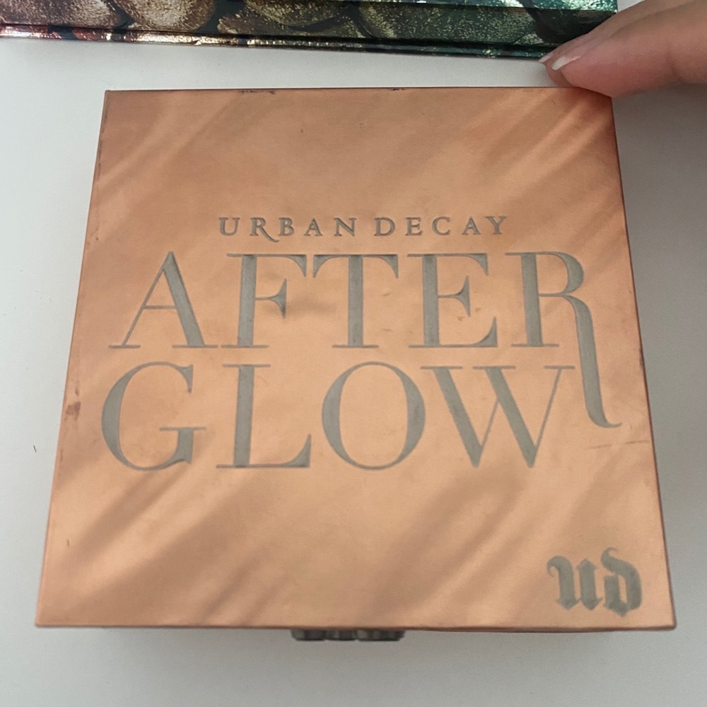 Urban decay highlighting palette